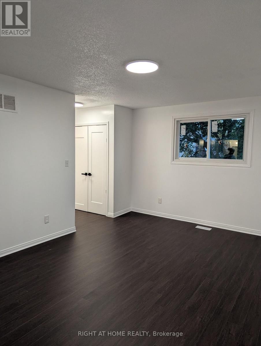 












73 SKYVIEW DRIVE

,
Hamilton (Falkirk),




Ontario
L9B1X5

