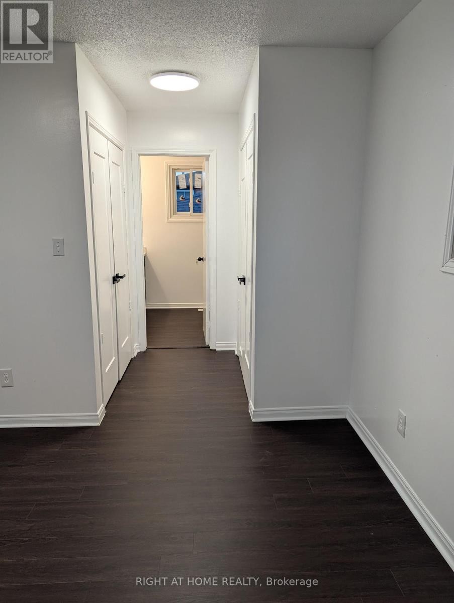 












73 SKYVIEW DRIVE

,
Hamilton (Falkirk),




Ontario
L9B1X5

