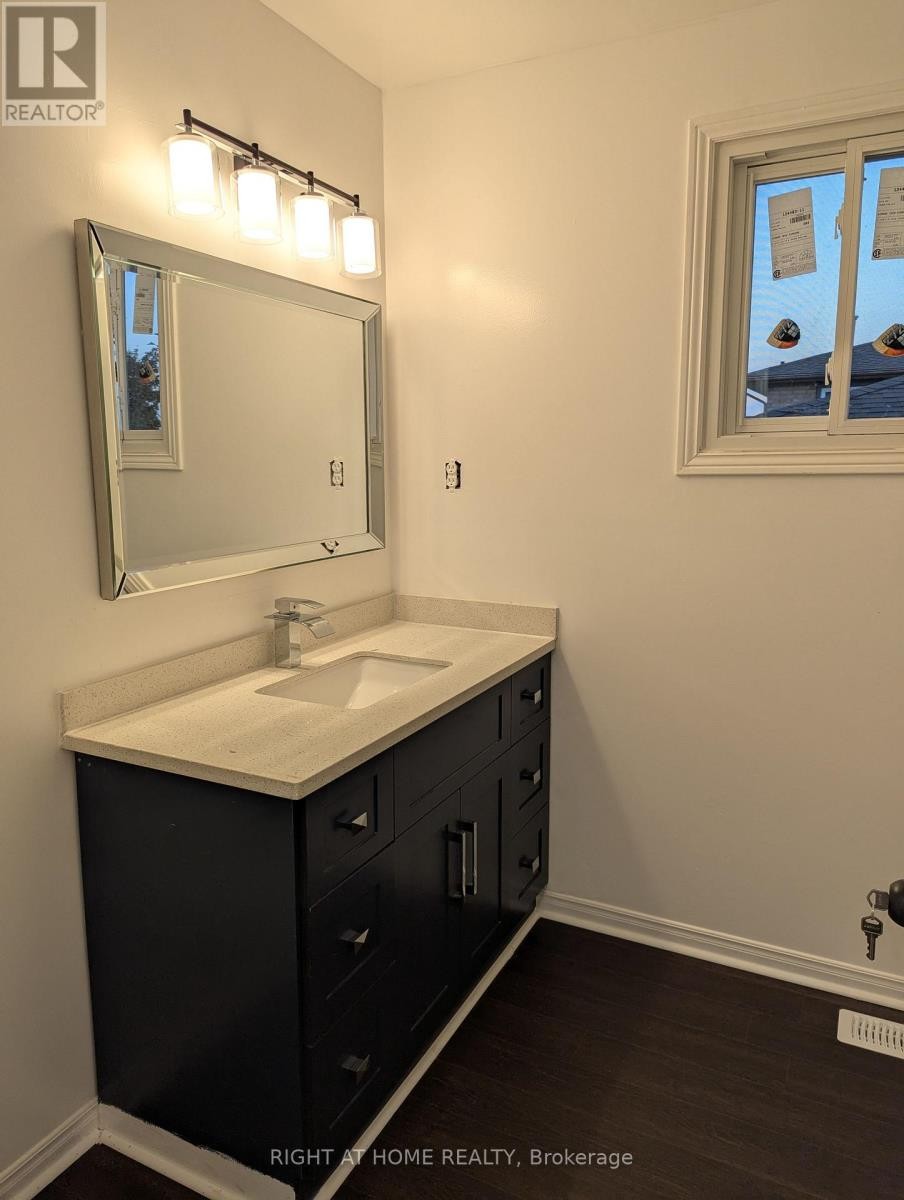 












73 SKYVIEW DRIVE

,
Hamilton (Falkirk),




Ontario
L9B1X5

