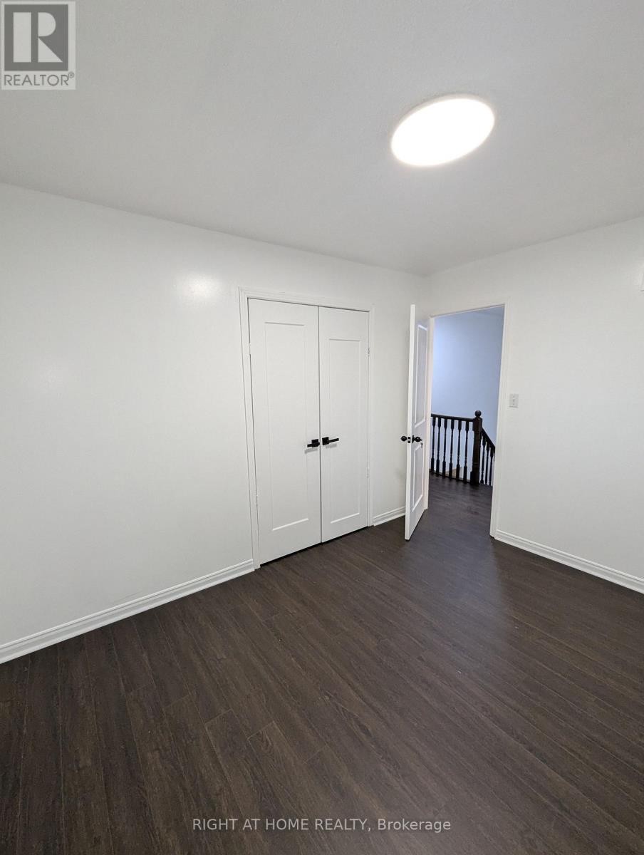 












73 SKYVIEW DRIVE

,
Hamilton (Falkirk),




Ontario
L9B1X5

