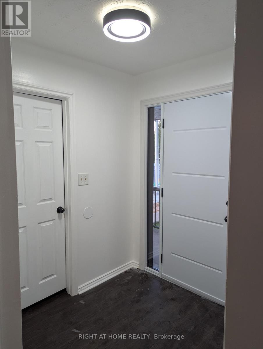 












73 SKYVIEW DRIVE

,
Hamilton (Falkirk),




Ontario
L9B1X5

