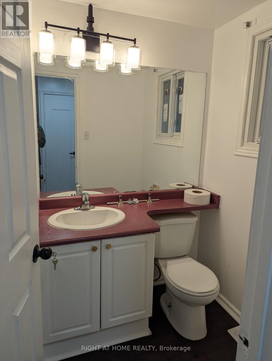 












73 SKYVIEW DRIVE

,
Hamilton (Falkirk),




Ontario
L9B1X5

