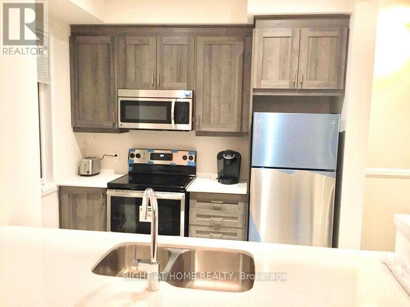 












42 FARLEY LANE

,
Hamilton (Meadowlands),




Ontario
L9G3K9

