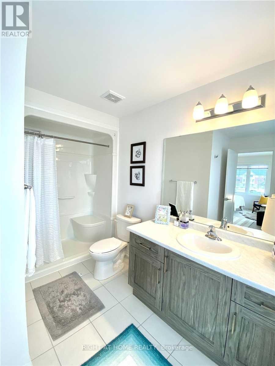 












42 FARLEY LANE

,
Hamilton (Meadowlands),




Ontario
L9G3K9

