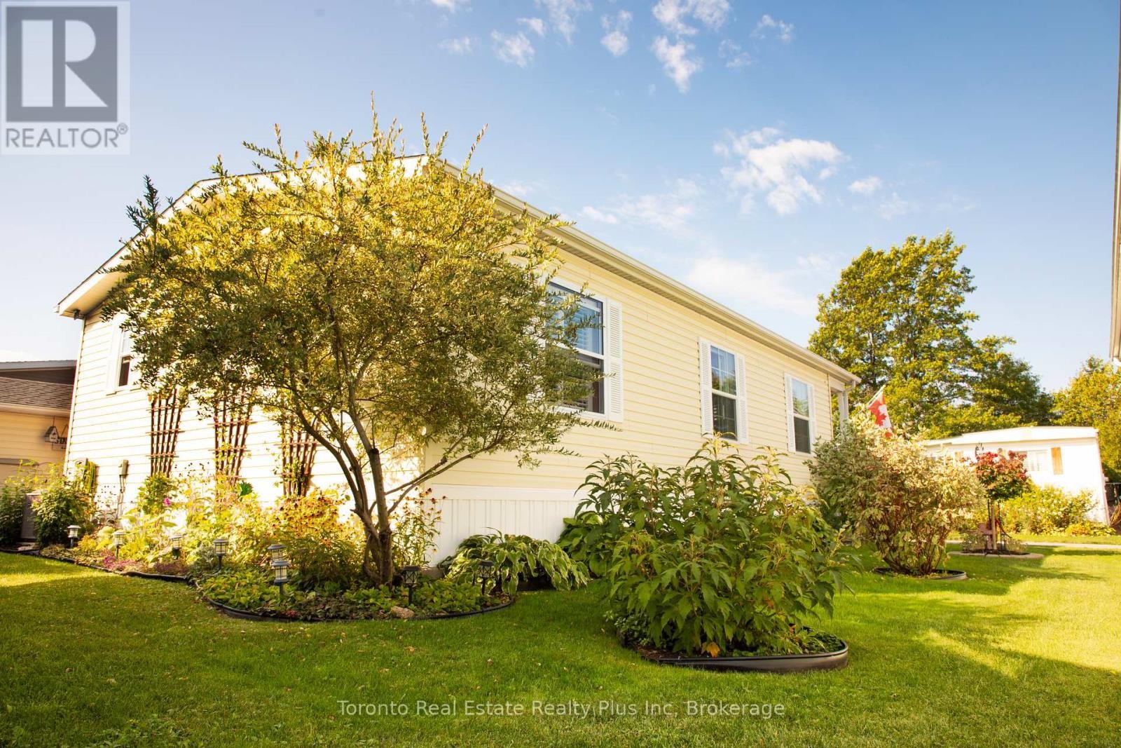 












206 - 3033 TOWNLINE ROAD

,
Fort Erie (Black Creek),




Ontario
L0S1S0

