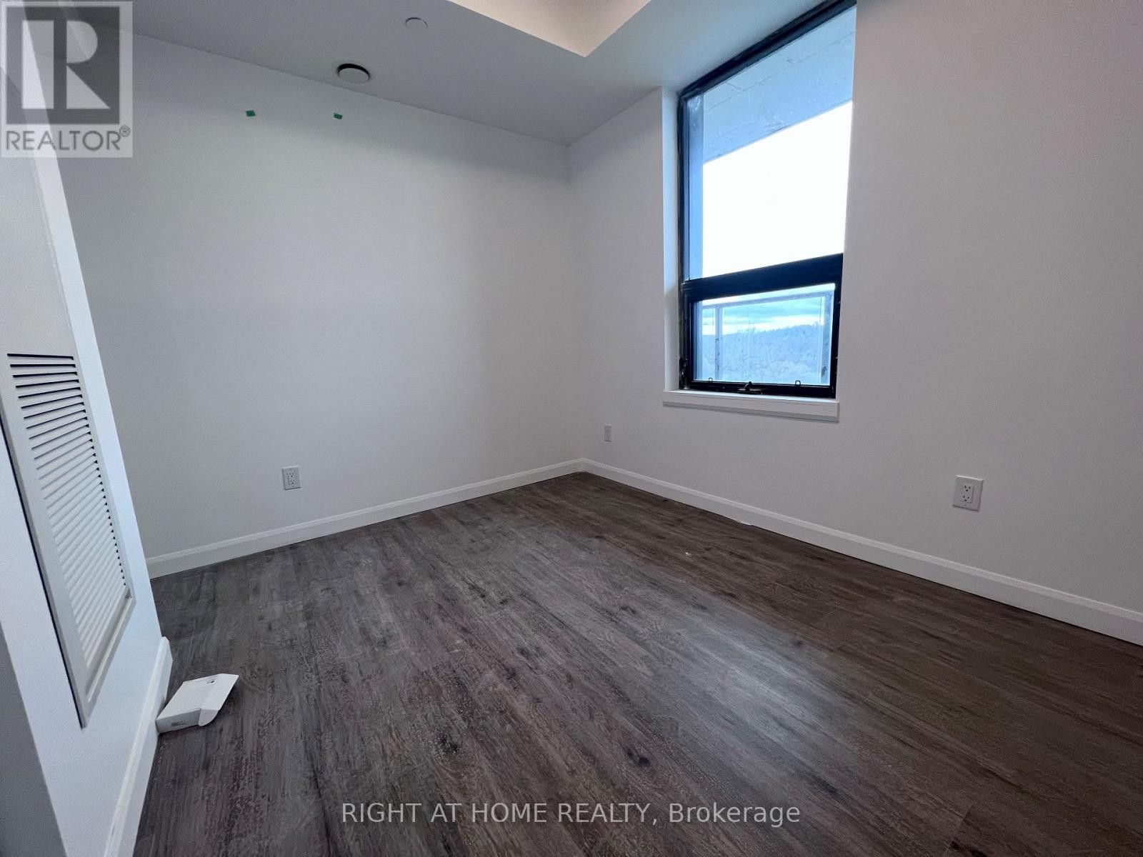 












711 - 7 ERIE AVENUE

,
Brantford,




Ontario
N3S0K5

