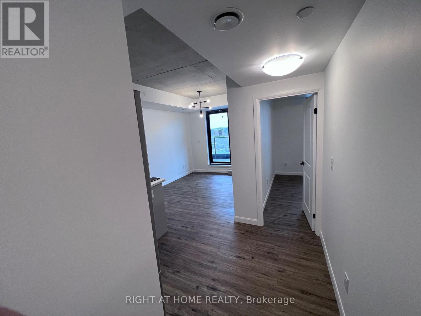 












711 - 7 ERIE AVENUE

,
Brantford,




Ontario
N3S0K5

