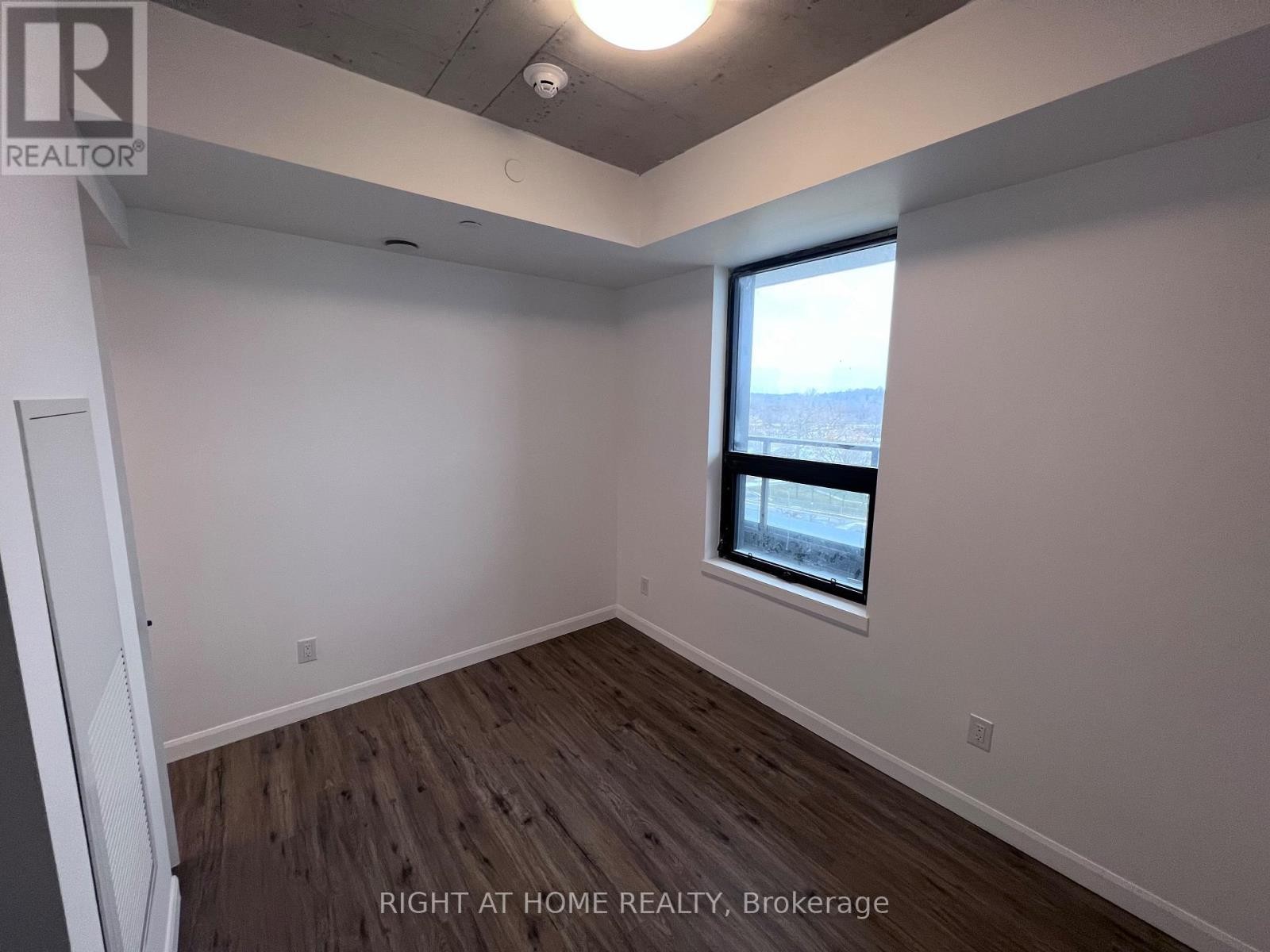 












711 - 7 ERIE AVENUE

,
Brantford,




Ontario
N3S0K5

