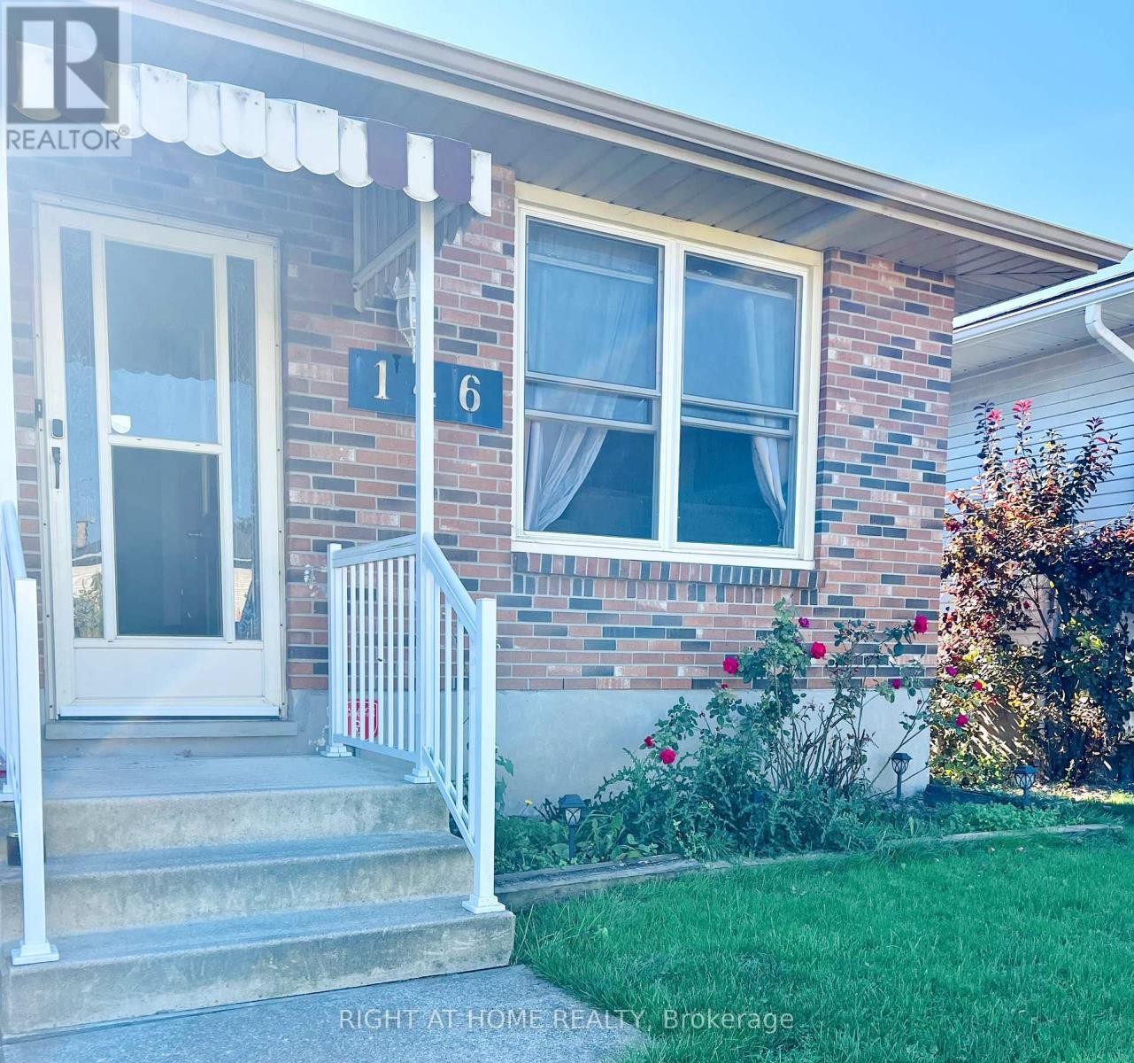 












146 ST AUGUSTINE DRIVE

,
St. Catharines (Secord Woods),




Ontario
L2P3W1

