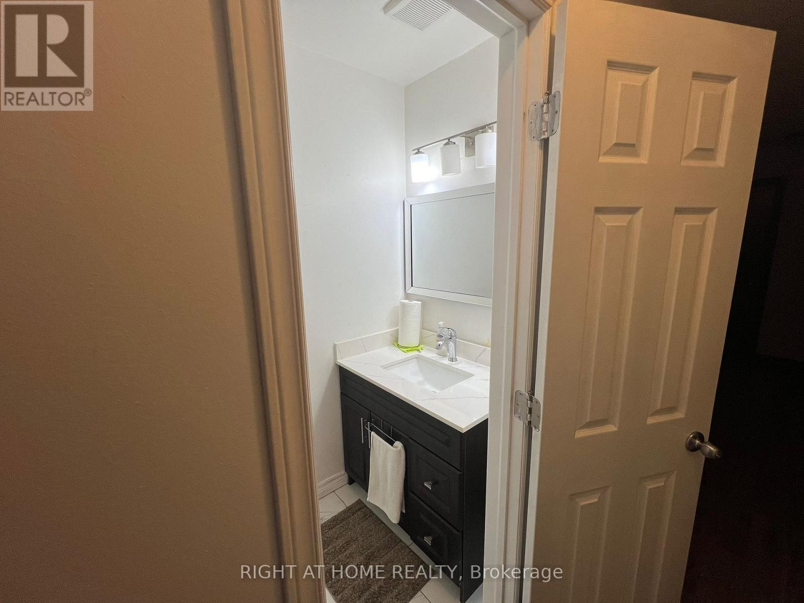 












146 ST AUGUSTINE DRIVE

,
St. Catharines (Secord Woods),




Ontario
L2P3W1

