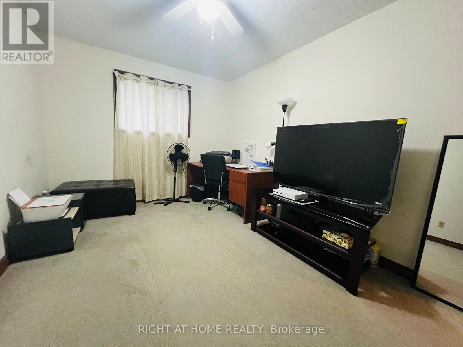 












146 ST AUGUSTINE DRIVE

,
St. Catharines (Secord Woods),




Ontario
L2P3W1

