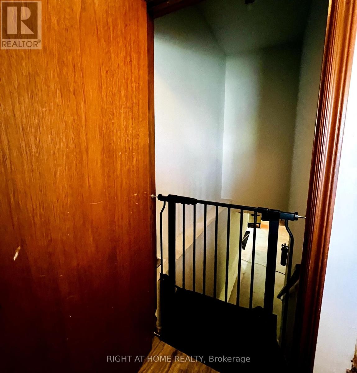 












146 ST AUGUSTINE DRIVE

,
St. Catharines (Secord Woods),




Ontario
L2P3W1

