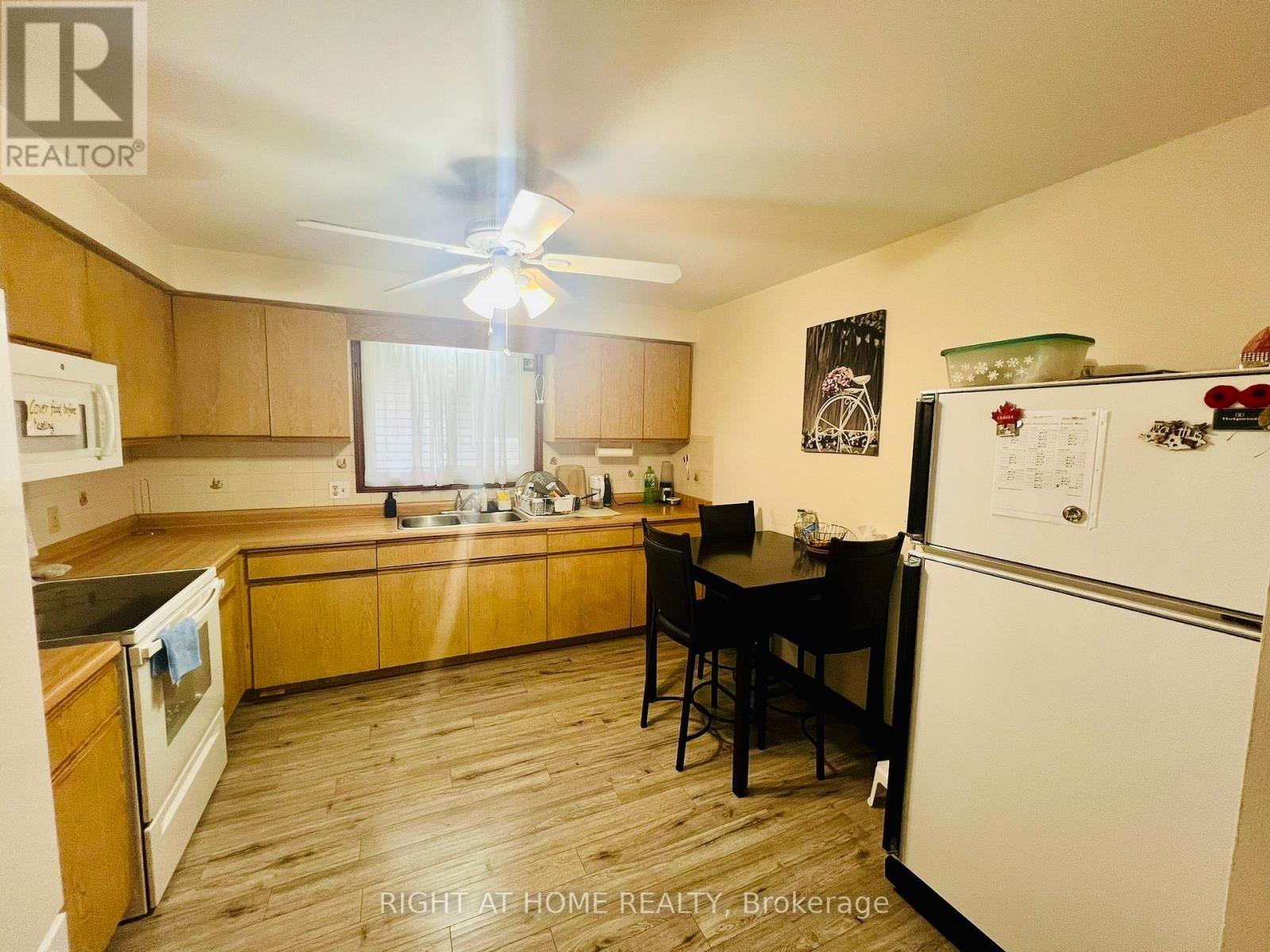 












146 ST AUGUSTINE DRIVE

,
St. Catharines (Secord Woods),




Ontario
L2P3W1

