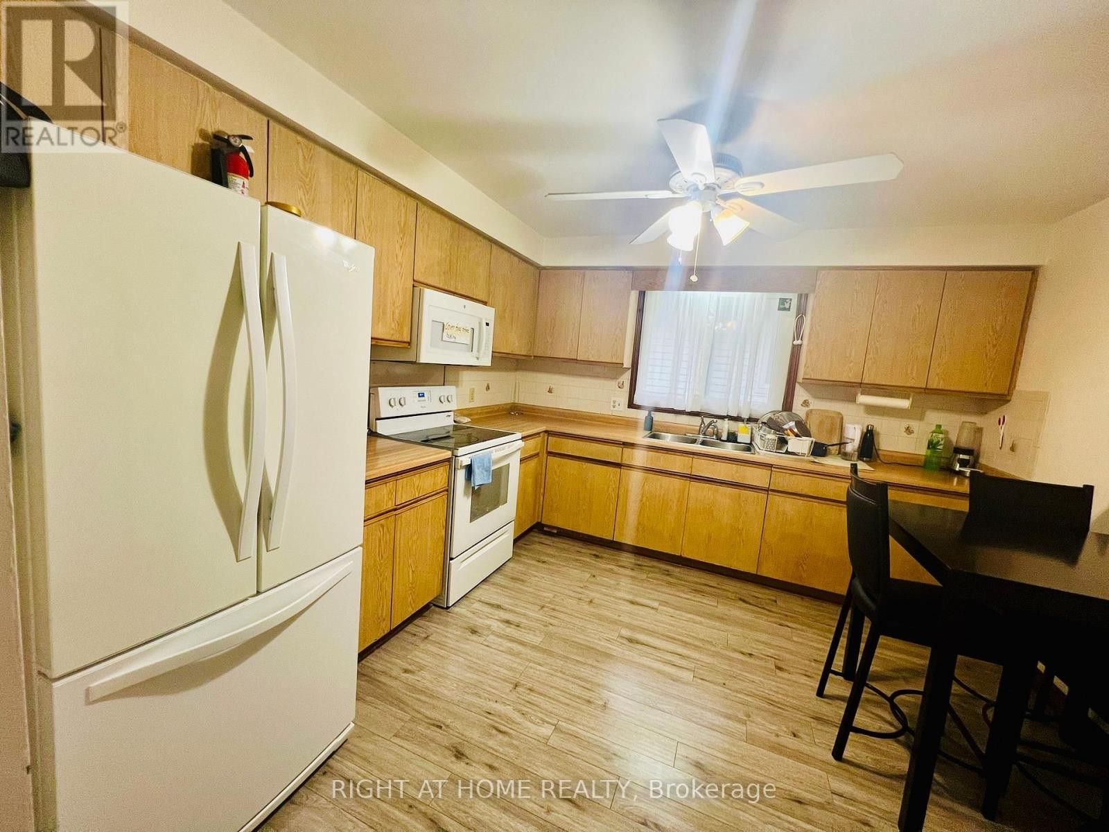 












146 ST AUGUSTINE DRIVE

,
St. Catharines (Secord Woods),




Ontario
L2P3W1

