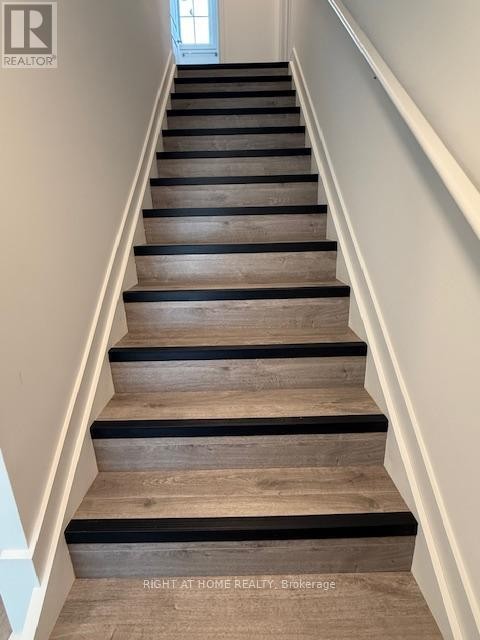 












32 WATERLEAF TRAIL

,
Welland (Broadway),




Ontario
L3C0H6

