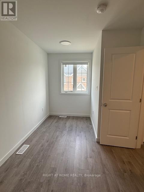 












32 WATERLEAF TRAIL

,
Welland (Broadway),




Ontario
L3C0H6

