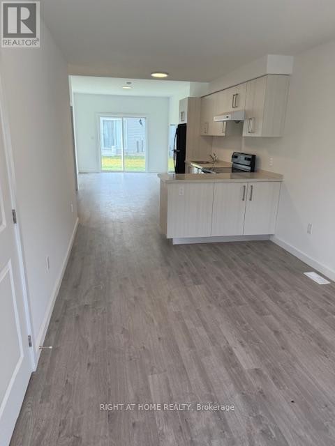 












32 WATERLEAF TRAIL

,
Welland (Broadway),




Ontario
L3C0H6

