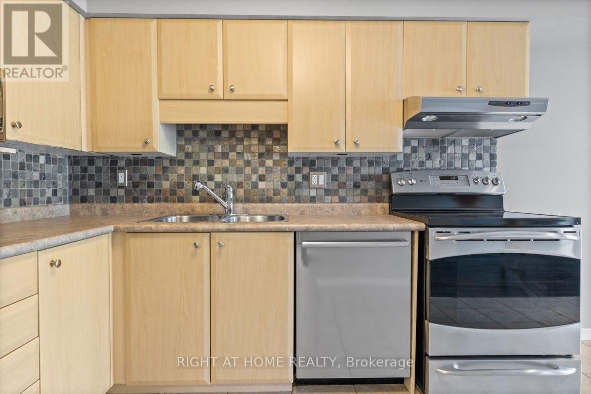 












40 WATERCRESS COURT

,
Kitchener,




Ontario
N2E3S8

