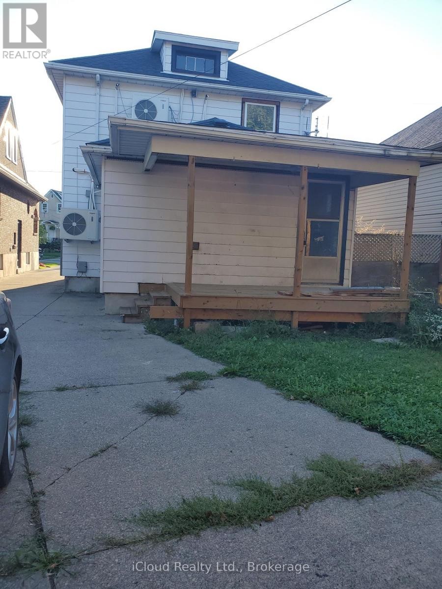 












62 CURRIE STREET

,
St. Catharines (Facer),




Ontario
L2M5M8

