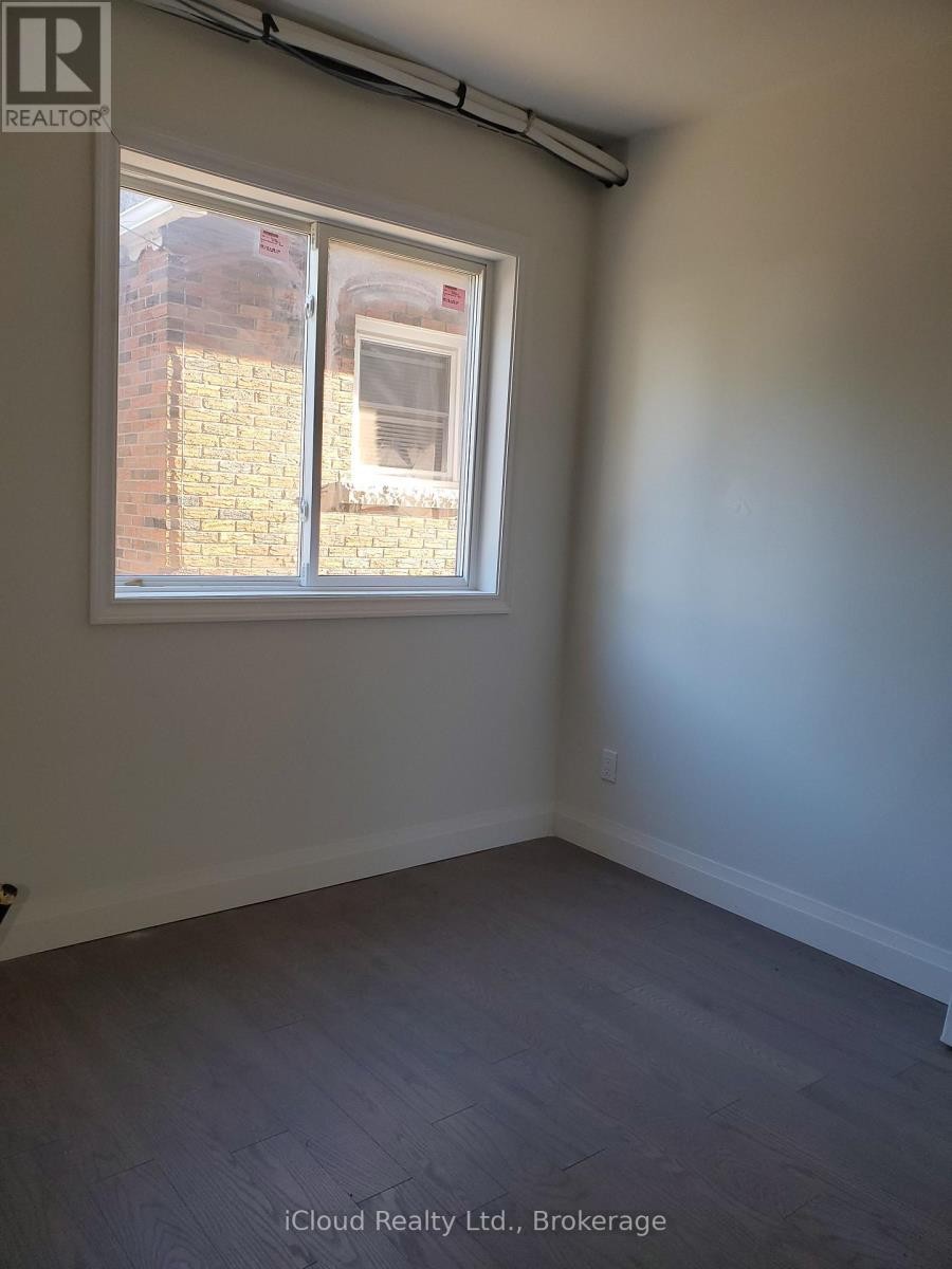 












62 CURRIE STREET

,
St. Catharines (Facer),




Ontario
L2M5M8

