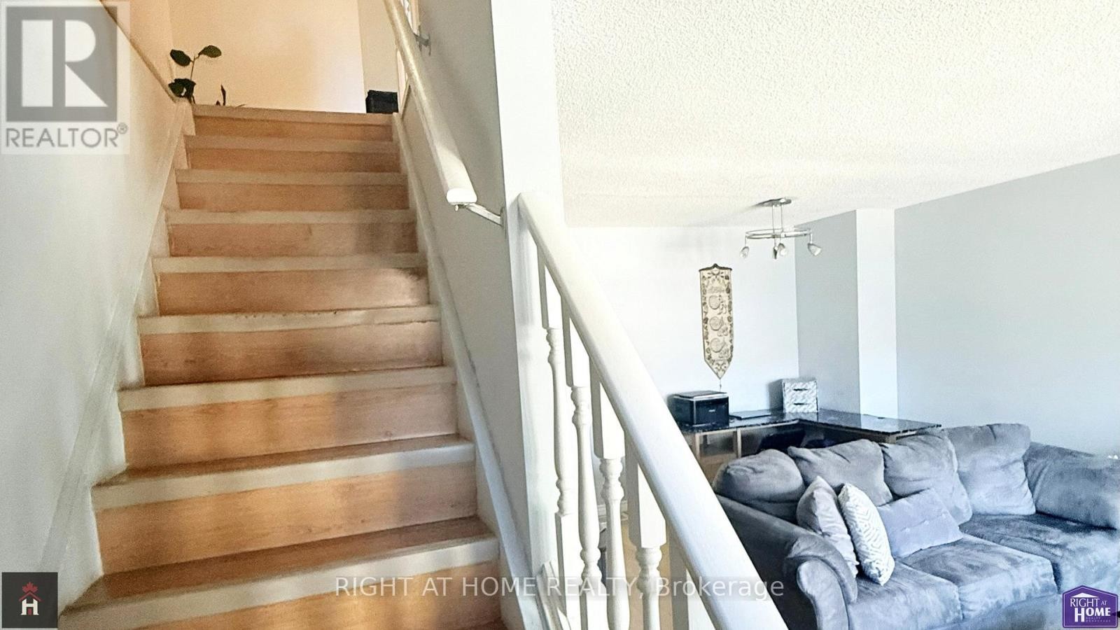 












68 - 1095 JALNA BOULEVARD

,
London South (South X),




Ontario
N6E2Y7

