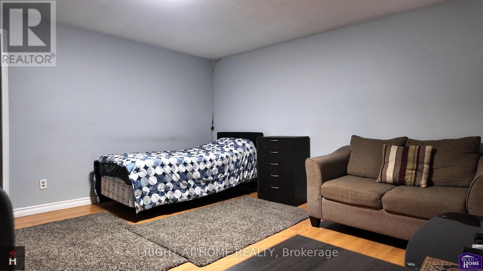 












68 - 1095 JALNA BOULEVARD

,
London South (South X),




Ontario
N6E2Y7

