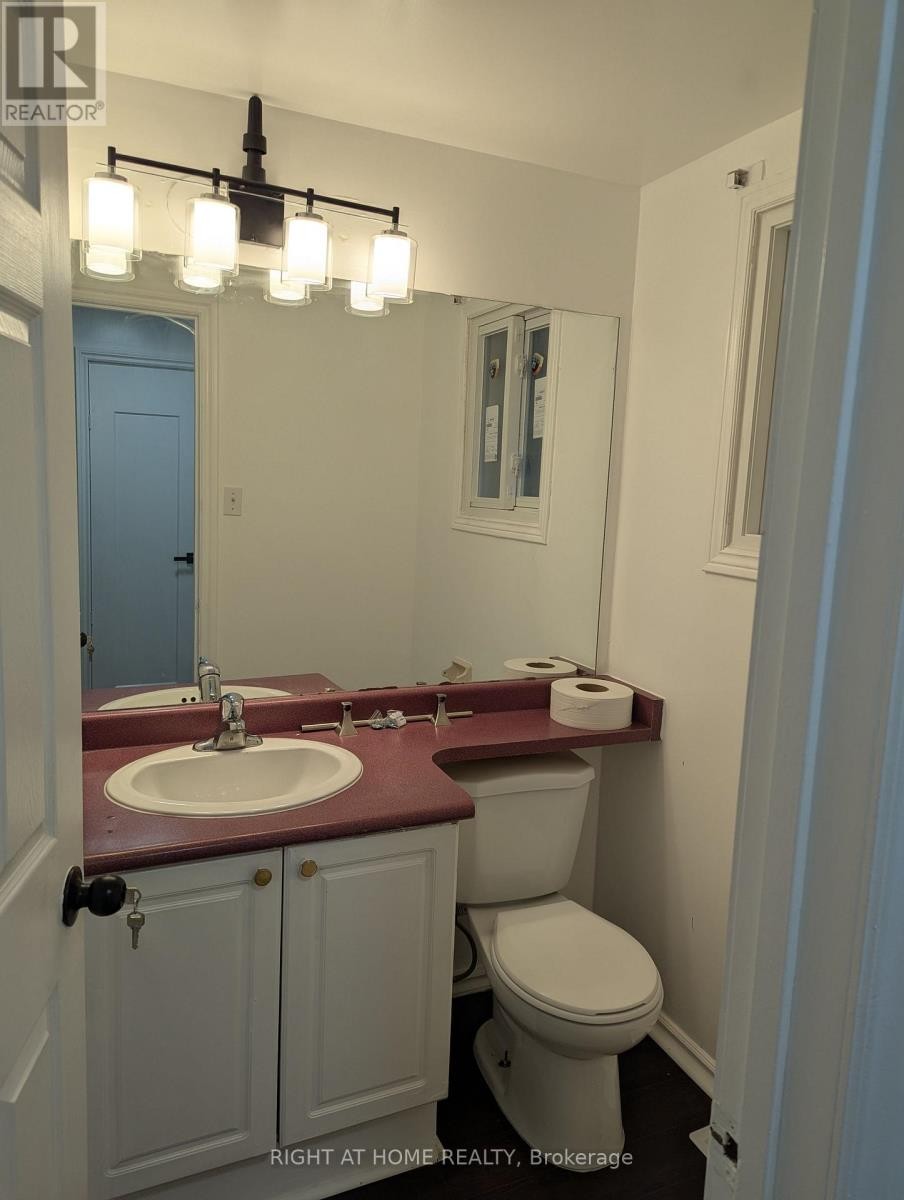 












73 SKYVIEW DRIVE

,
Hamilton (Falkirk),




Ontario
L9B1X5

