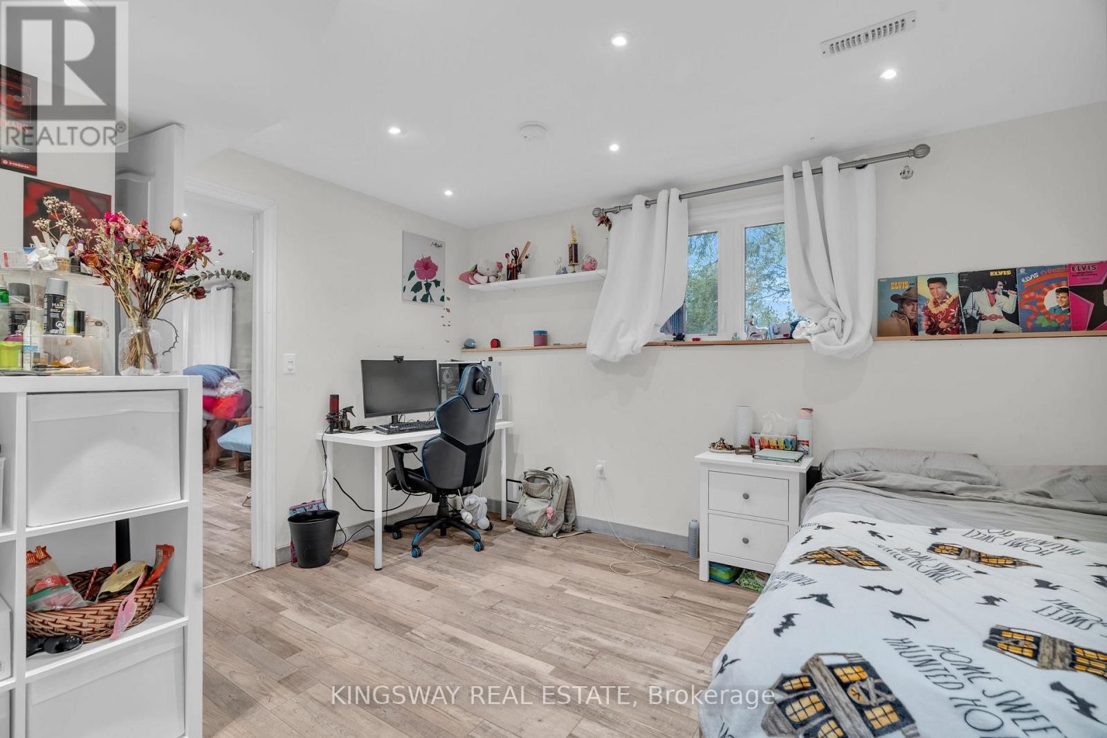 












75 CHASE CRESCENT

,
Cambridge,




Ontario
N3C0B3

