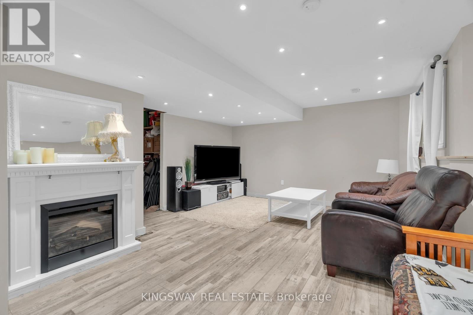 












75 CHASE CRESCENT

,
Cambridge,




Ontario
N3C0B3

