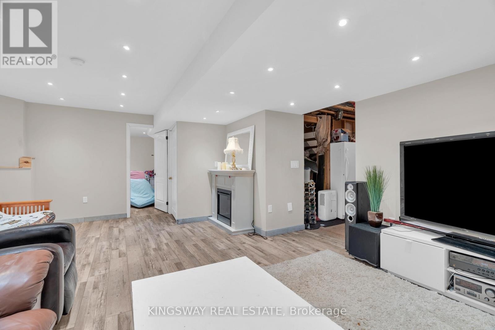 












75 CHASE CRESCENT

,
Cambridge,




Ontario
N3C0B3

