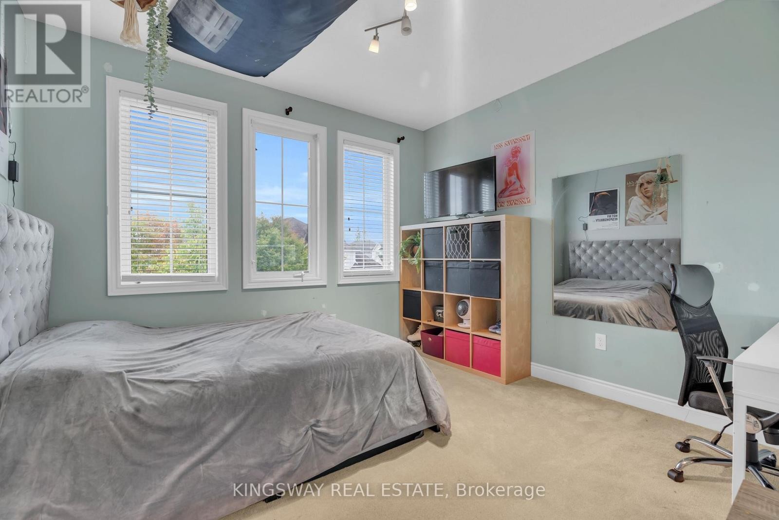 












75 CHASE CRESCENT

,
Cambridge,




Ontario
N3C0B3


