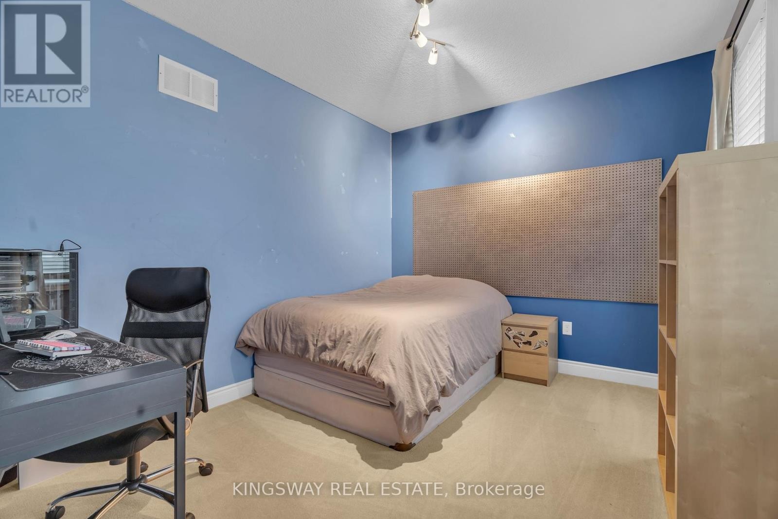 












75 CHASE CRESCENT

,
Cambridge,




Ontario
N3C0B3

