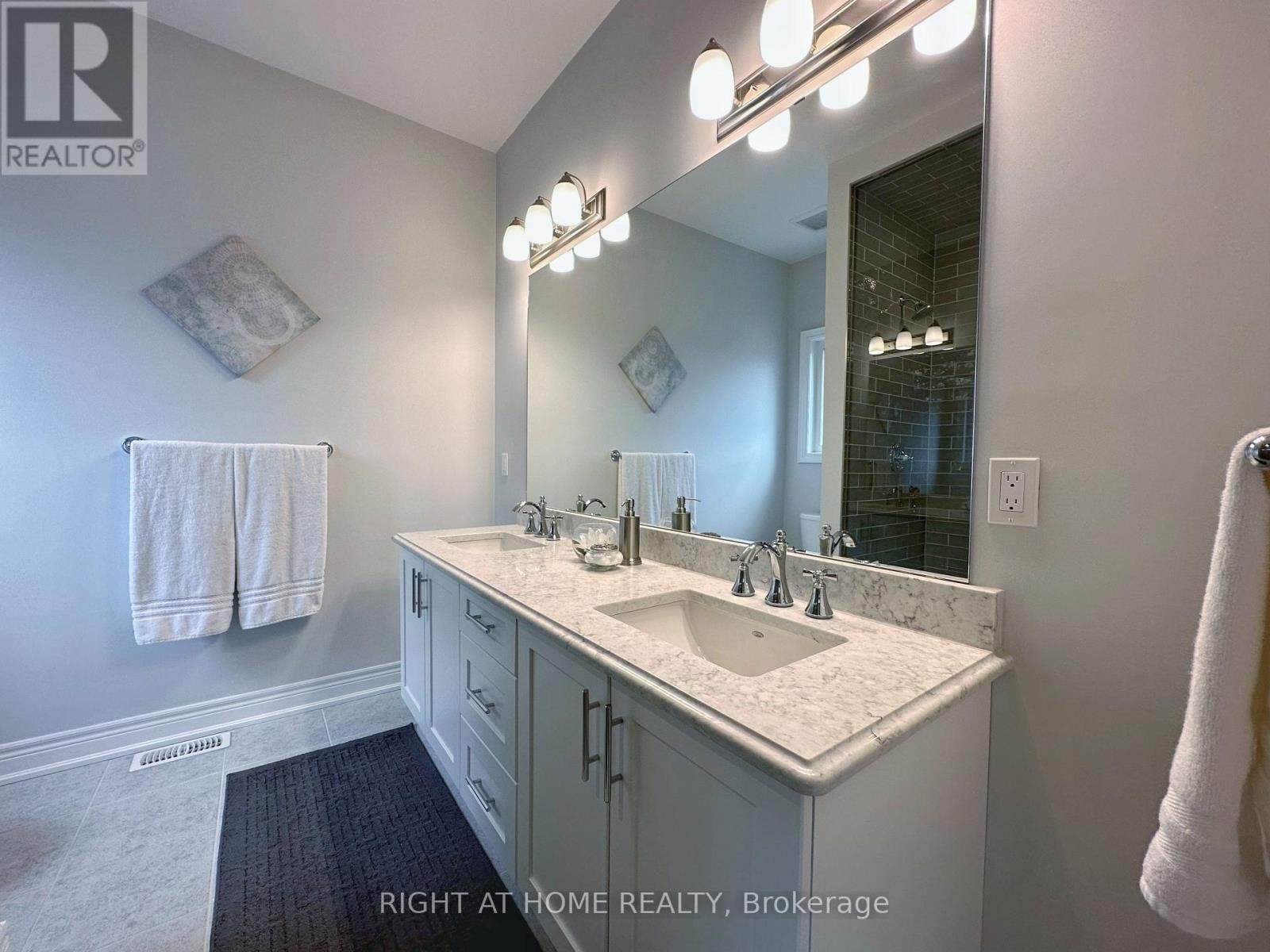 












3628 ALLEN TRAIL

,
Fort Erie (Ridgeway),




Ontario
L0S1N0


