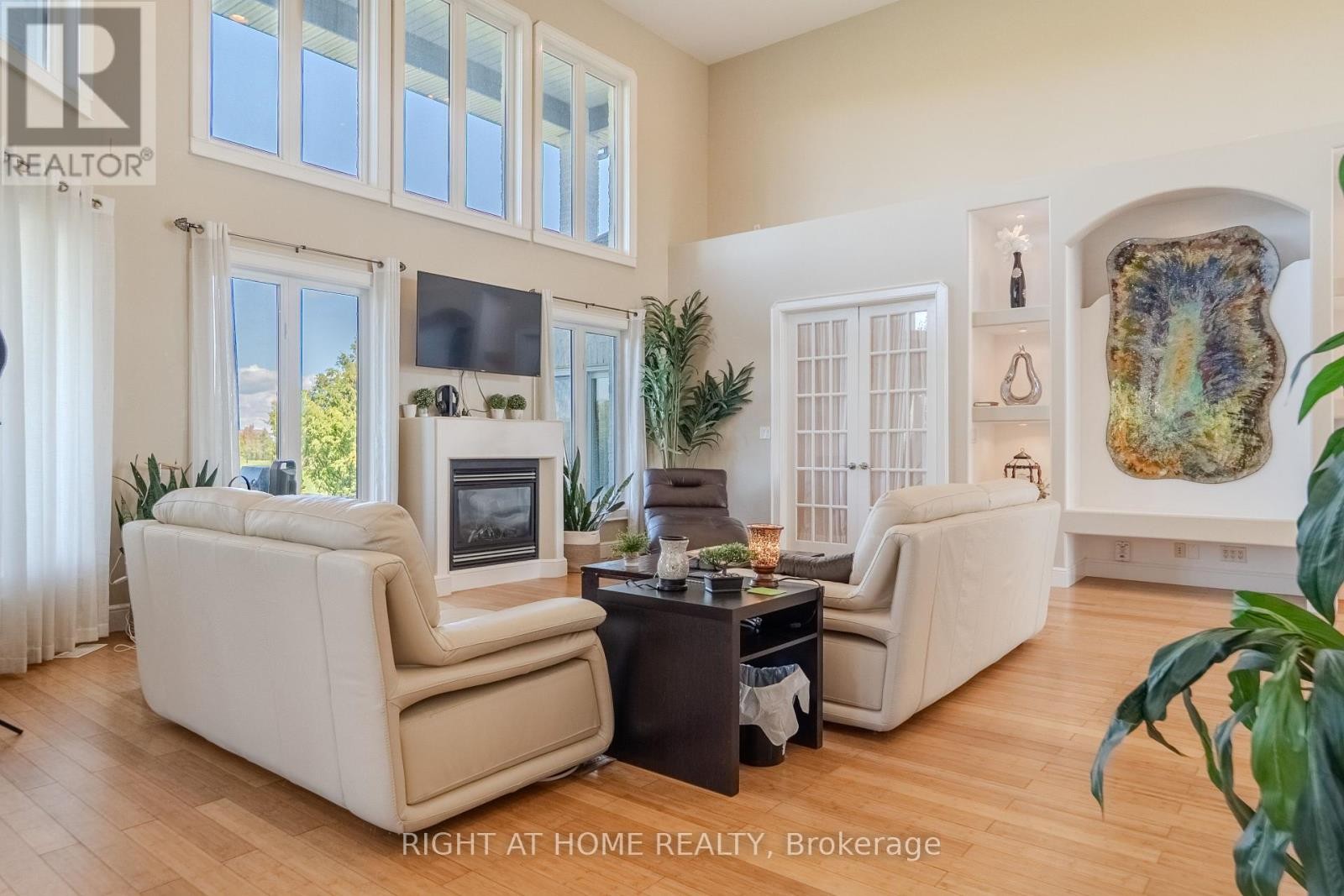 












843 COUNTY RD 2

,
Lakeshore,




Ontario
N0R1A0

