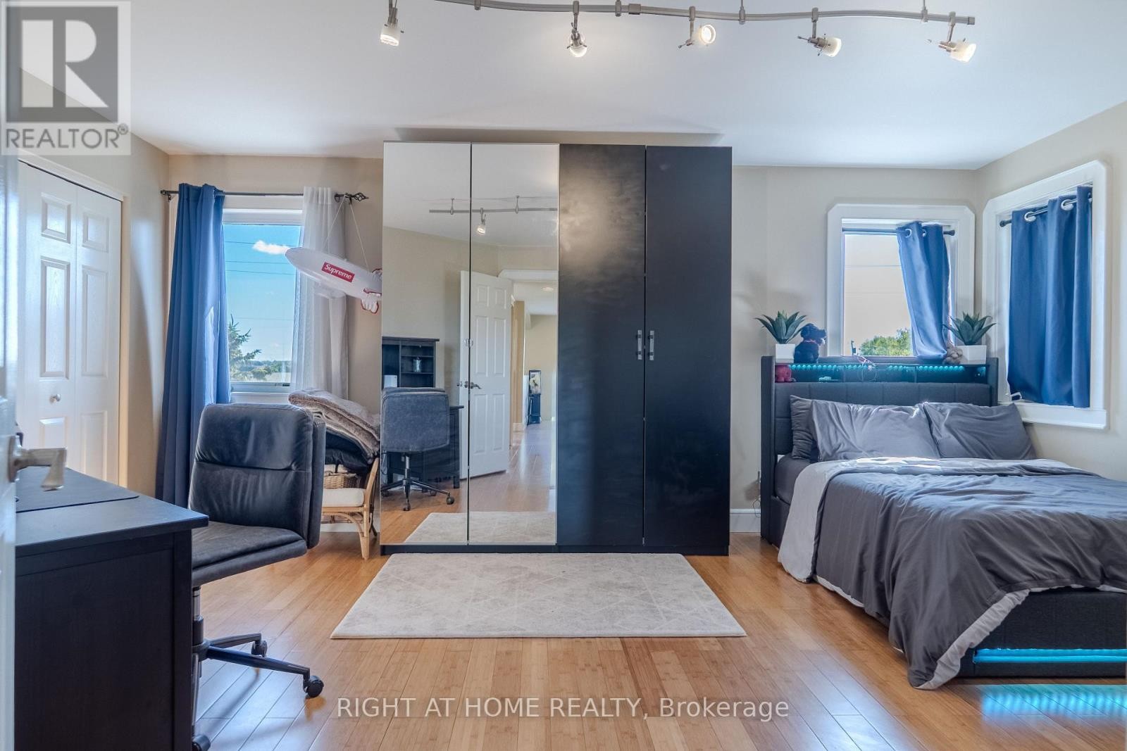 












843 COUNTY RD 2

,
Lakeshore,




Ontario
N0R1A0

