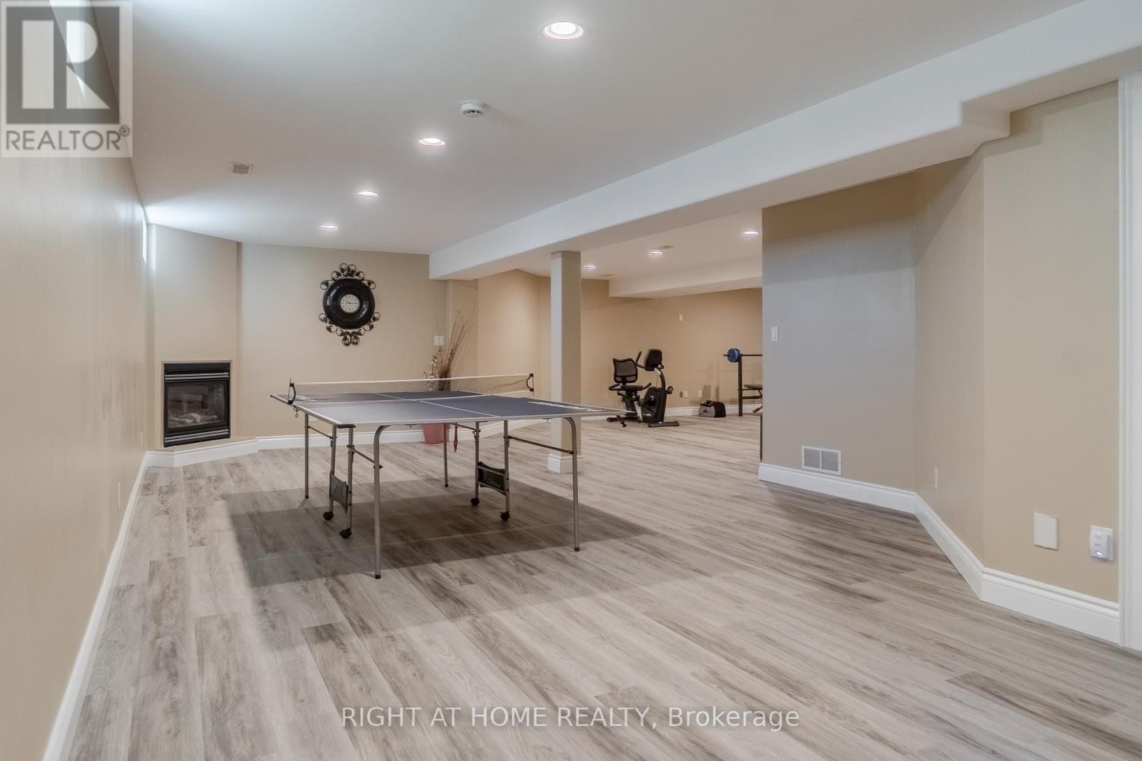 












843 COUNTY RD 2

,
Lakeshore,




Ontario
N0R1A0

