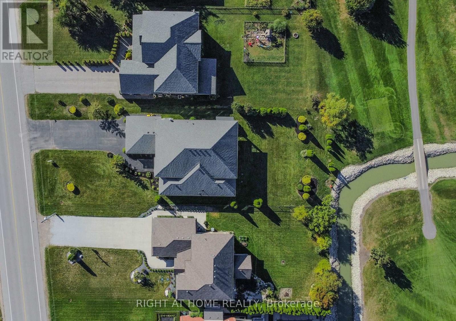 












843 COUNTY RD 2

,
Lakeshore,




Ontario
N0R1A0

