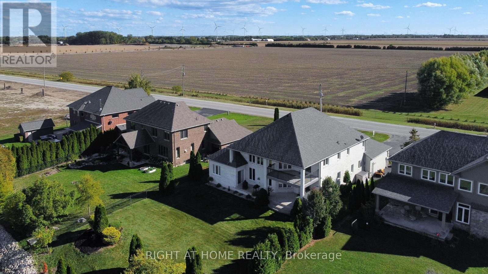 












843 COUNTY RD 2

,
Lakeshore,




Ontario
N0R1A0


