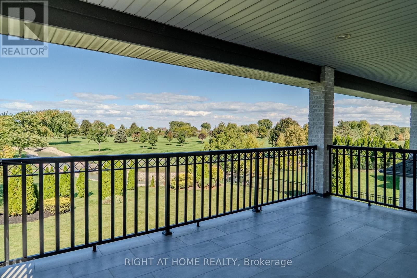 












843 COUNTY RD 2

,
Lakeshore,




Ontario
N0R1A0

