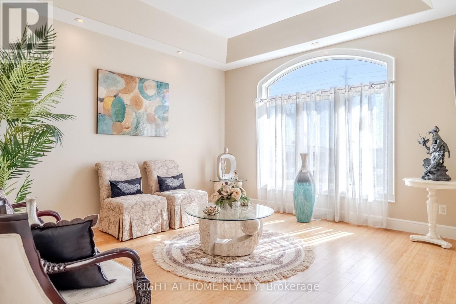 












843 COUNTY RD 2

,
Lakeshore,




Ontario
N0R1A0

