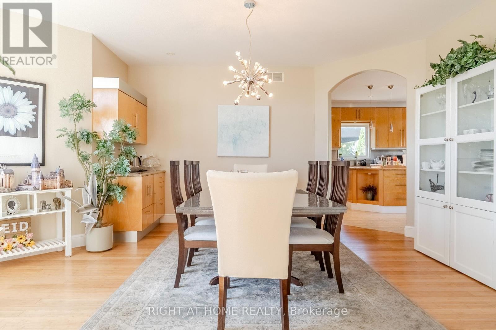 












843 COUNTY RD 2

,
Lakeshore,




Ontario
N0R1A0

