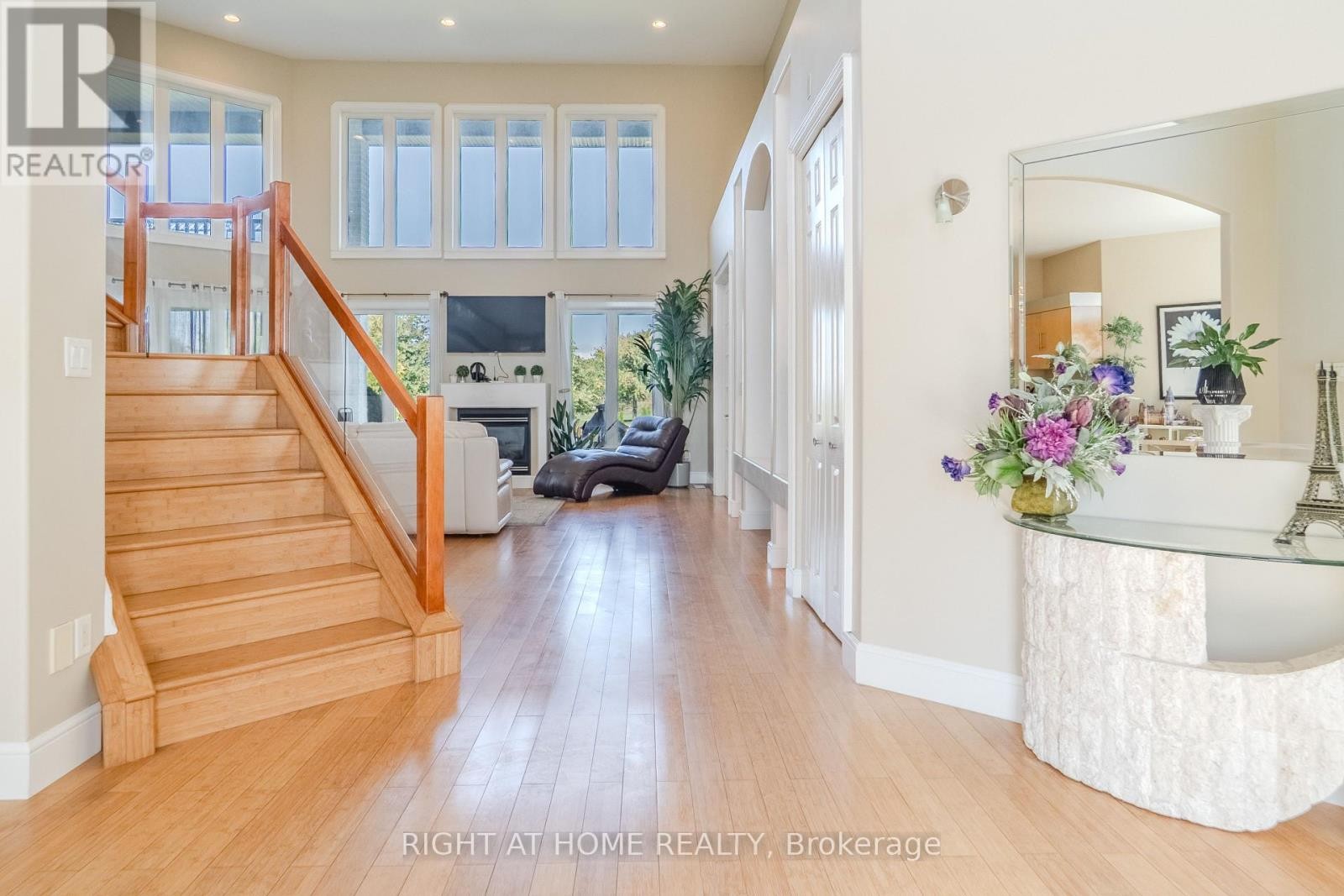 












843 COUNTY RD 2

,
Lakeshore,




Ontario
N0R1A0

