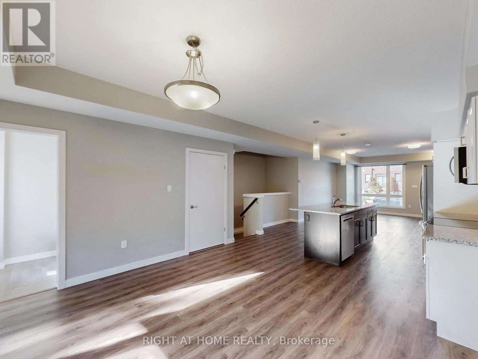 












07 - 83 BEECHWOOD AVENUE

,
Guelph (Junction/Onward Willow),




Ontario
N1H5Z7

