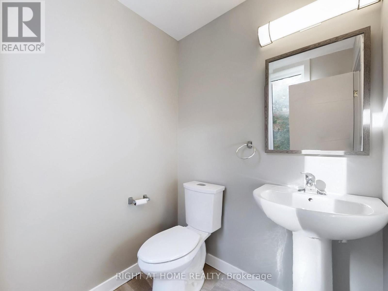 












07 - 83 BEECHWOOD AVENUE

,
Guelph (Junction/Onward Willow),




Ontario
N1H5Z7

