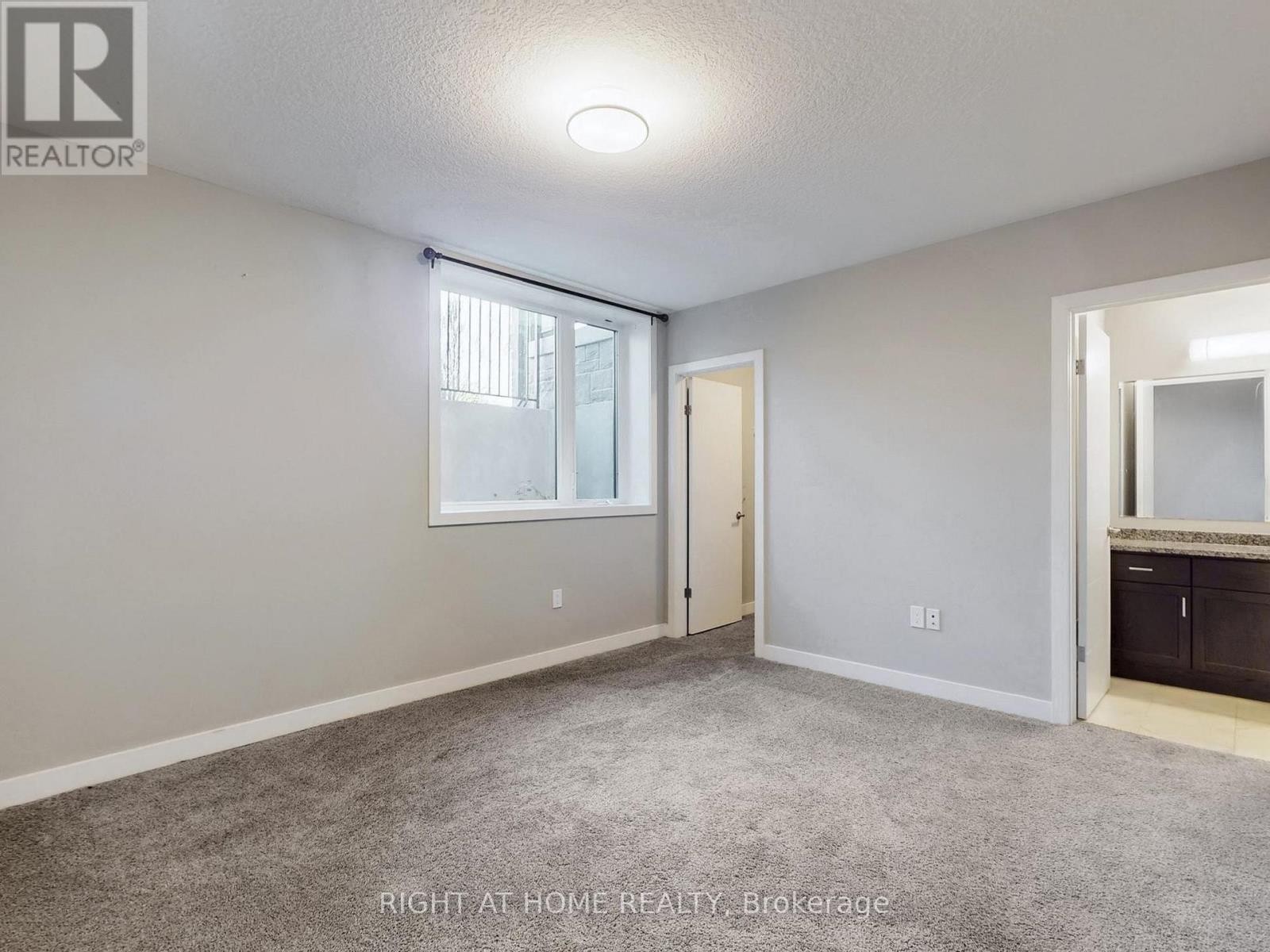 












07 - 83 BEECHWOOD AVENUE

,
Guelph (Junction/Onward Willow),




Ontario
N1H5Z7

