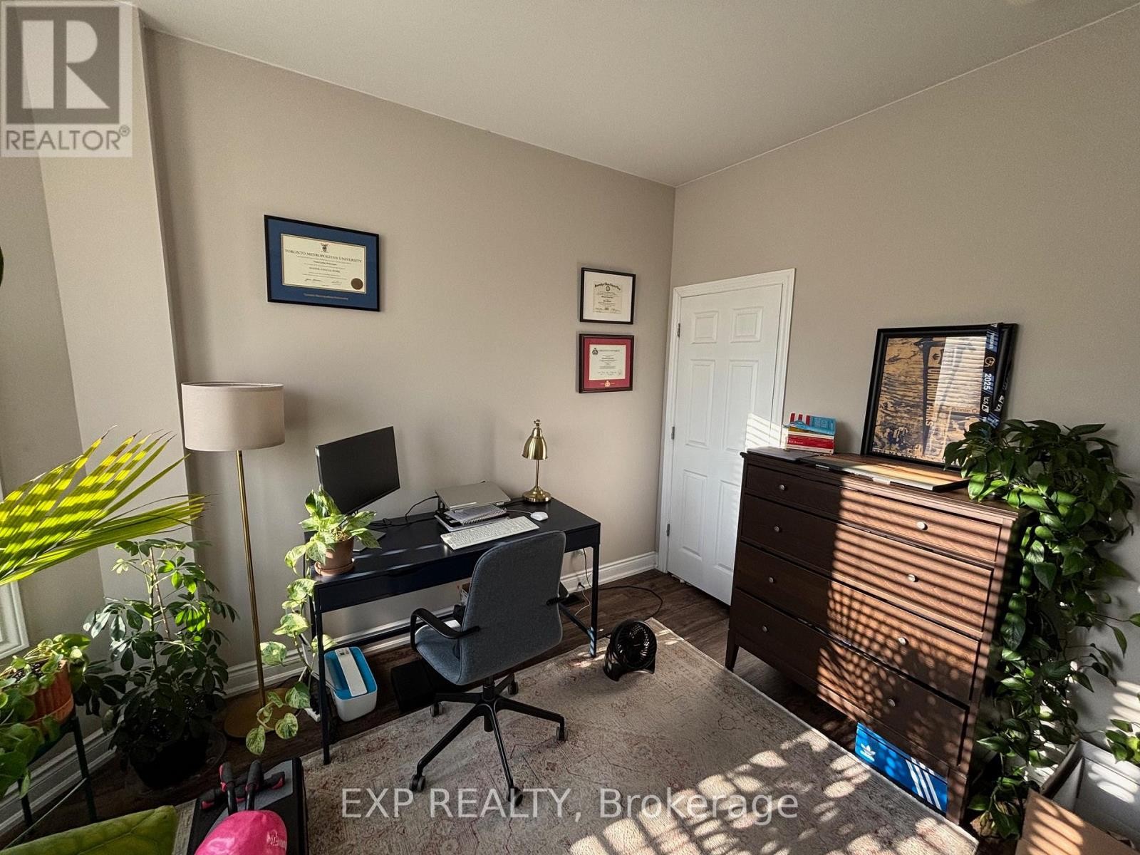 












MAIN - 163 WENTWORTH STREET N

,
Hamilton (Landsdale),




Ontario
L8L5V6

