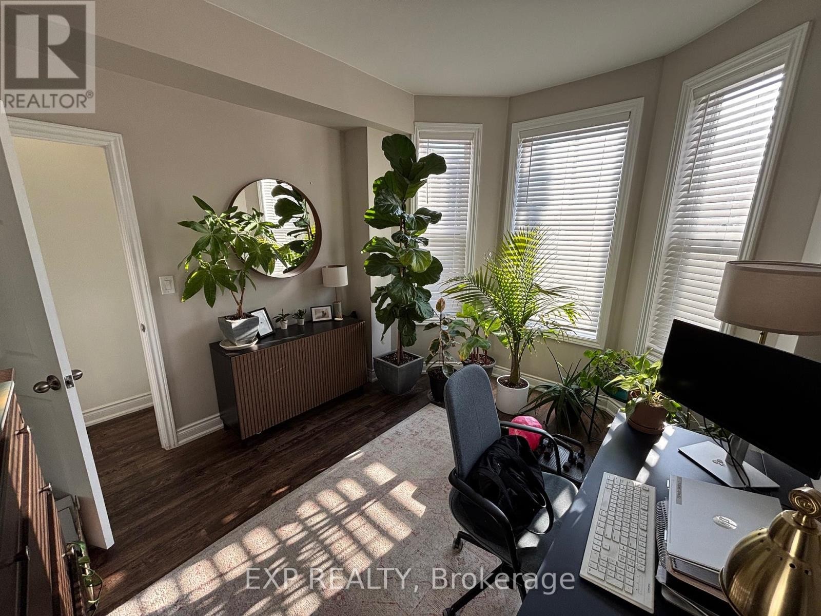 












MAIN - 163 WENTWORTH STREET N

,
Hamilton (Landsdale),




Ontario
L8L5V6

