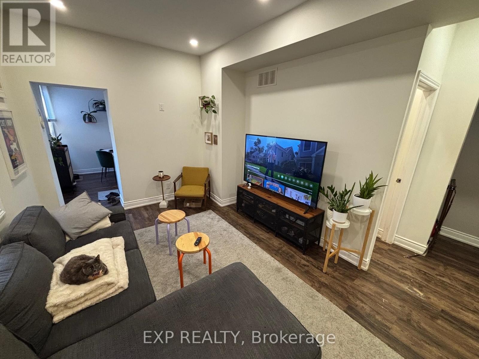 












MAIN - 163 WENTWORTH STREET N

,
Hamilton (Landsdale),




Ontario
L8L5V6

