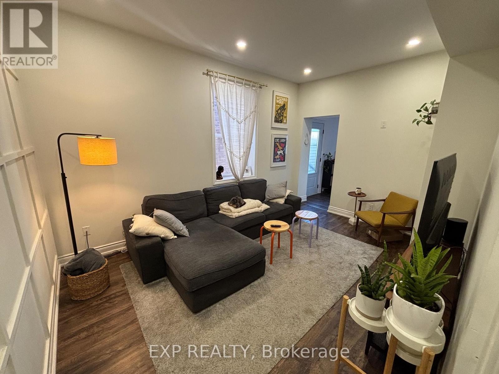 












MAIN - 163 WENTWORTH STREET N

,
Hamilton (Landsdale),




Ontario
L8L5V6

