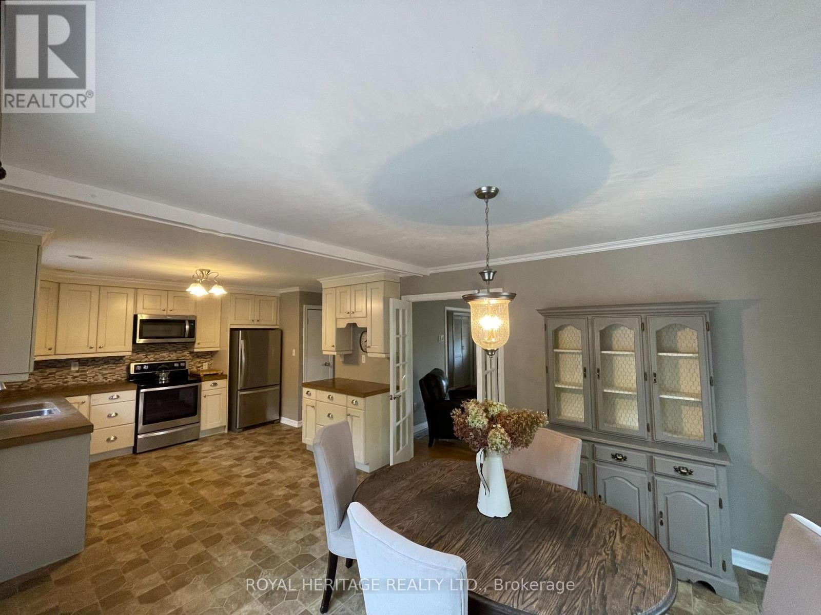 












10175 41 HIGHWAY

,
Addington Highlands (Addington Highlands),




Ontario
K0H1Z0

